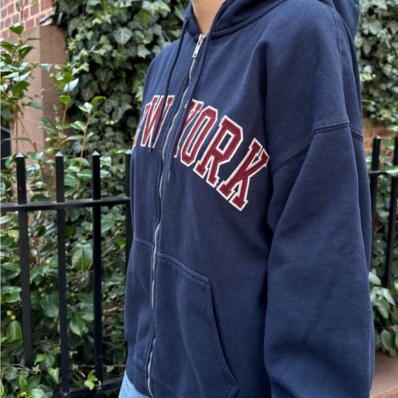 Brandy Melville oversized Navy Blue New York Hoodie. Size L/XL - Picture 3 of 8